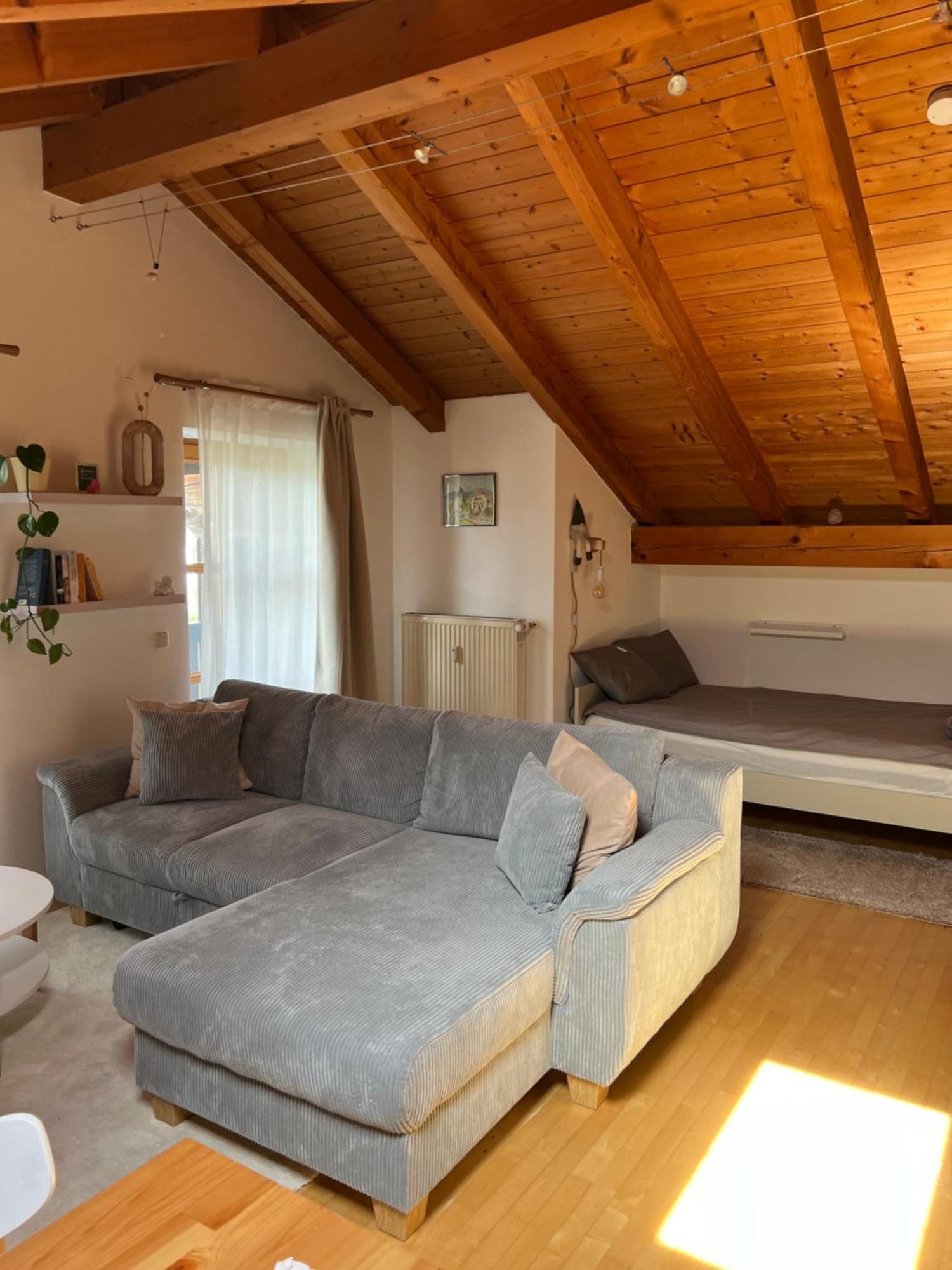 Gemuetliche Dachgeschosswohnung Mit Balkon ไอน์ริง ภายนอก รูปภาพ
